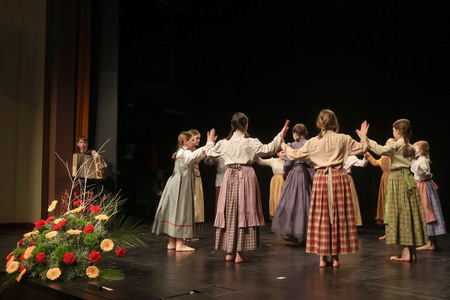 Območno srečanje otroških folklornih skupin RINGARAJA 13 Foto Ljubo Vukelič